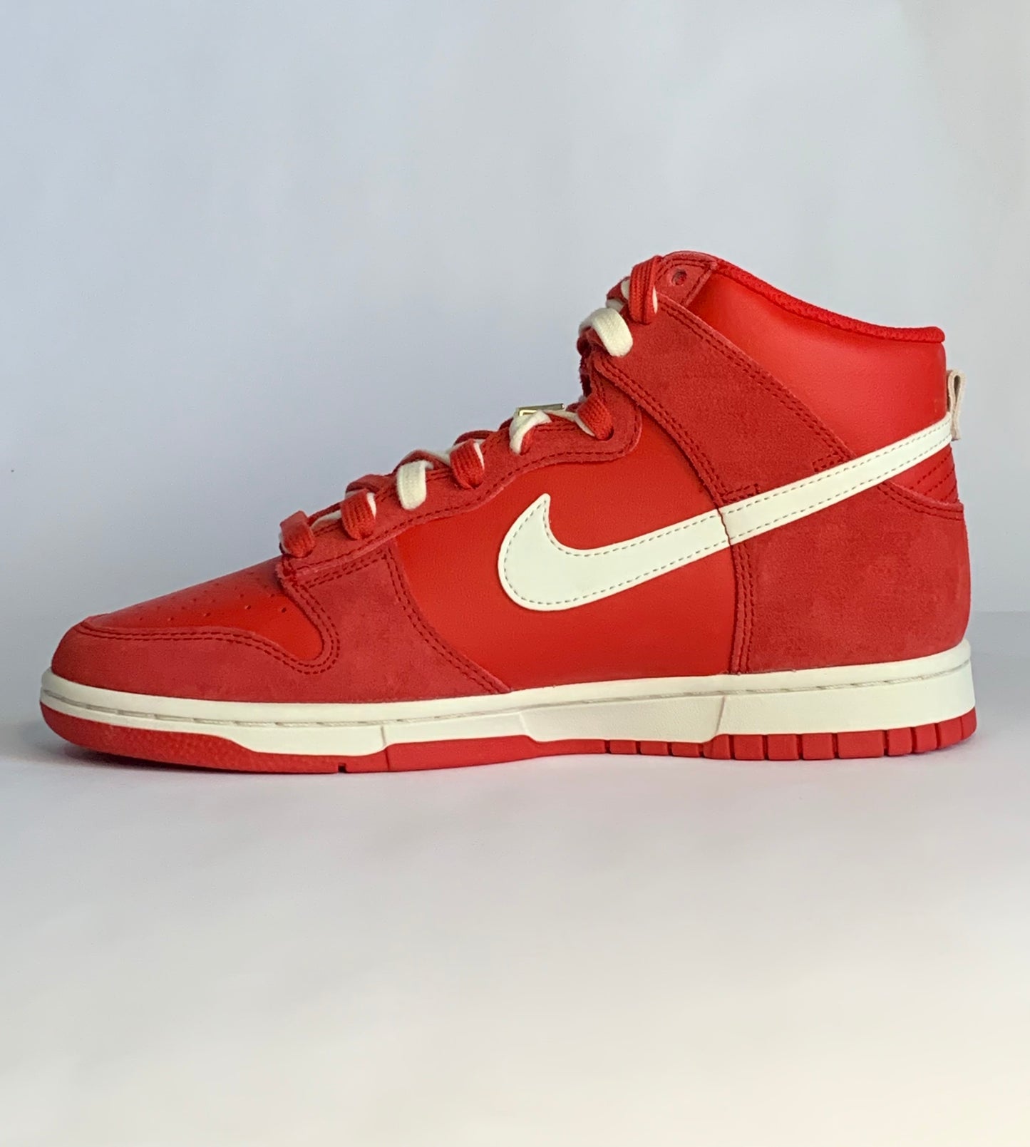 Dunk High SE ‘First Use Pack- University Red’